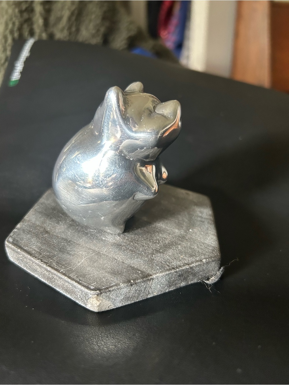 Hoselton Canada signed #1231  pig decor / paper weight
